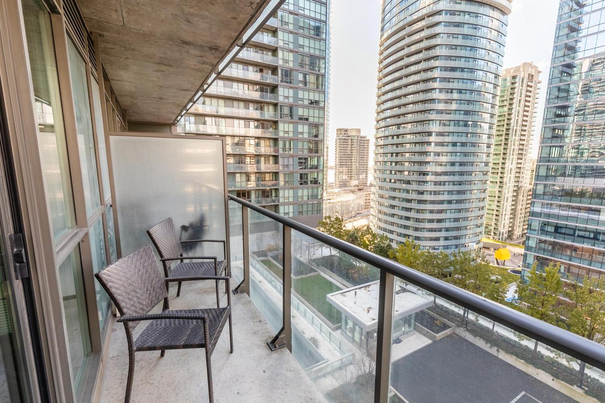 Gorgeous In Downtown Near Cn Tower Apartment *