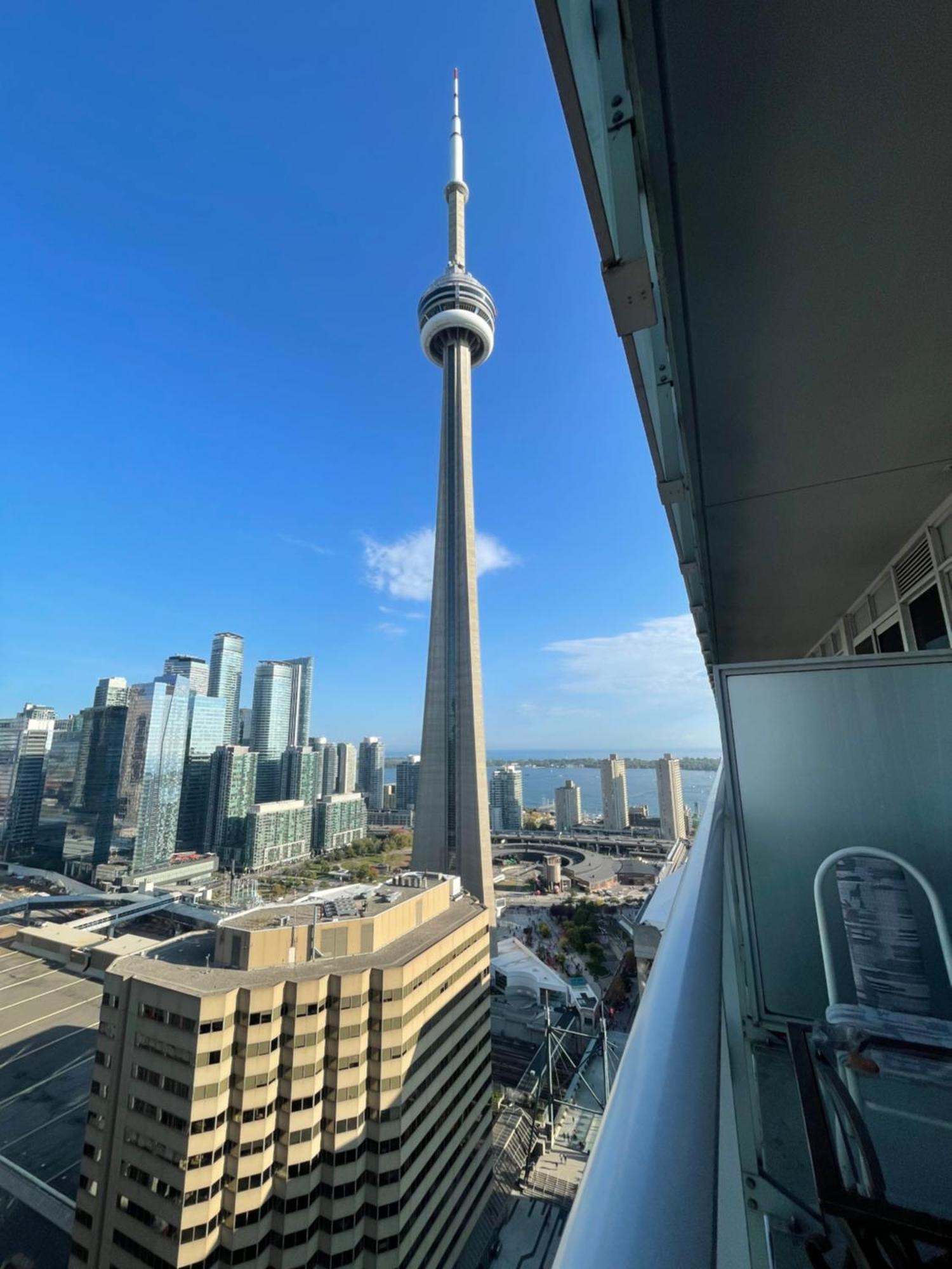 Cn Tower Aparthotel