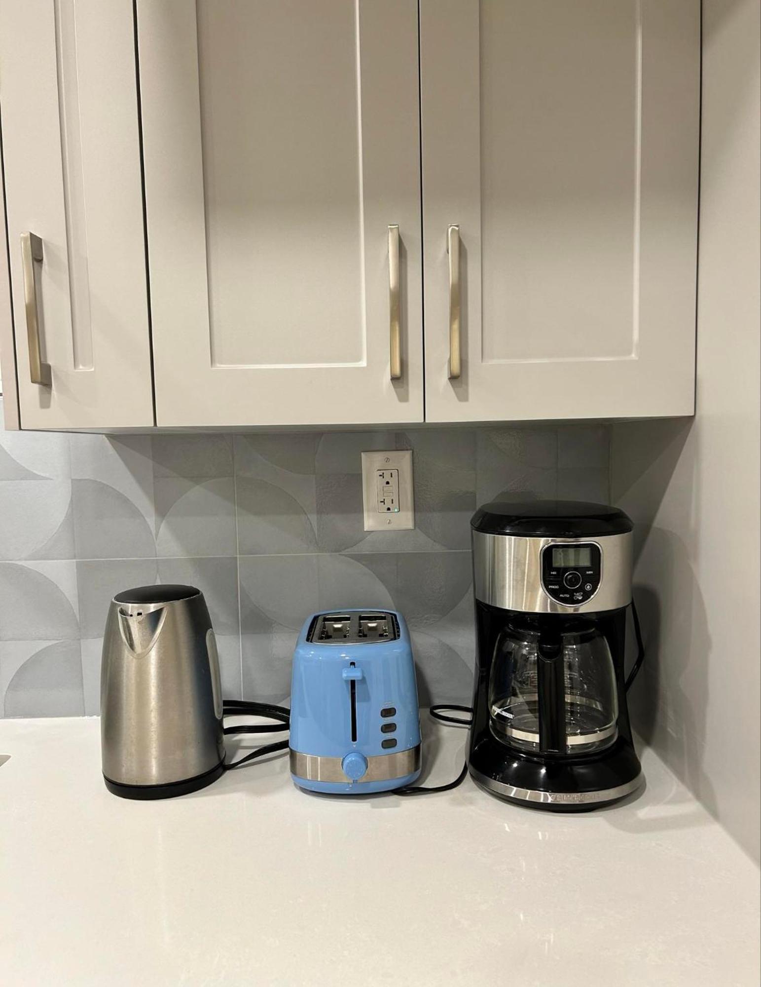 Brand New Lower With Exclusive Bathroom Homestay Toronto