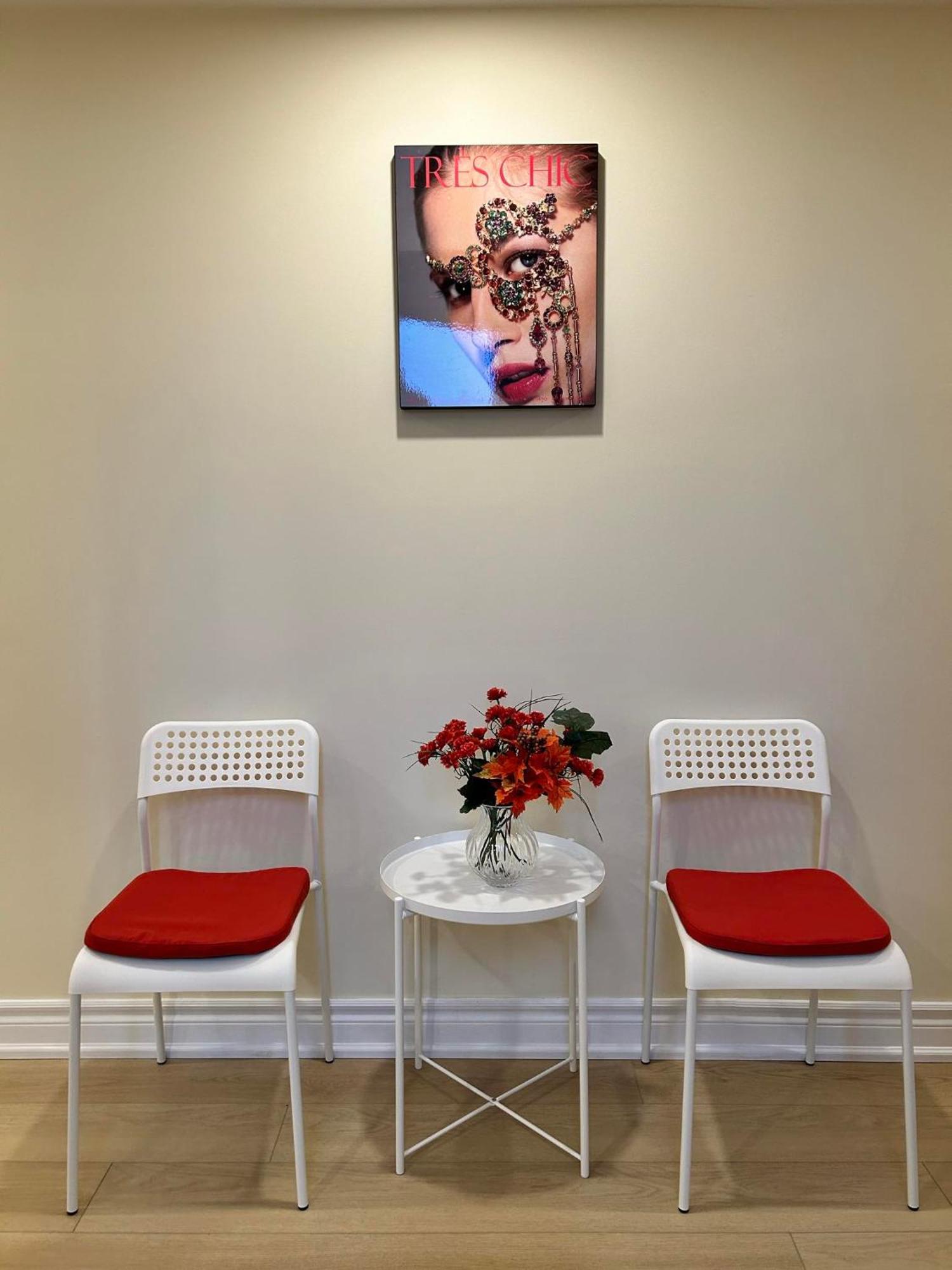 Brand New Lower With Exclusive Bathroom Homestay *