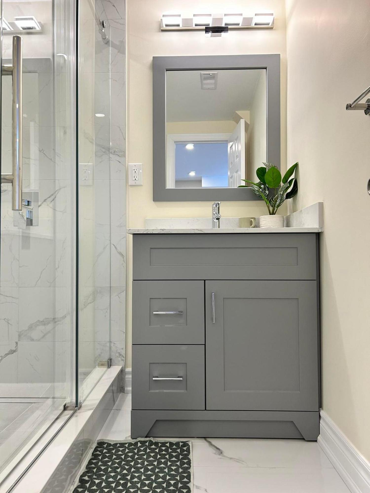 Homestay Brand New Lower With Exclusive Bathroom