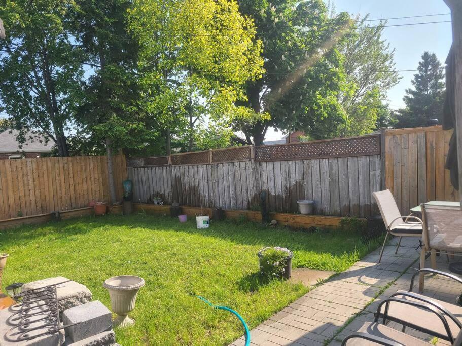 2 Bedroom East-york Apartment