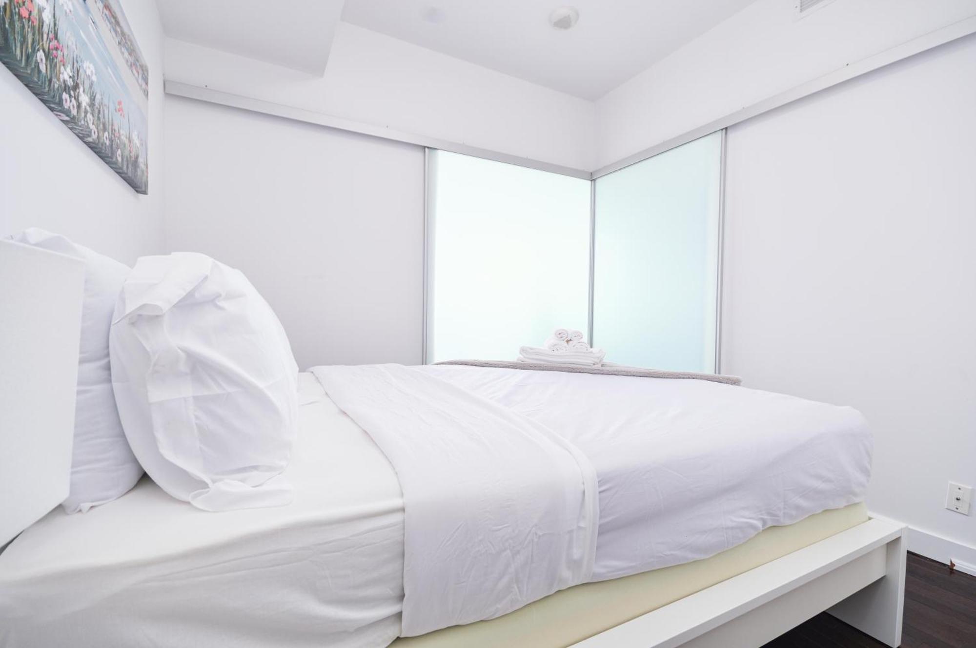 Downtown Near Cn Tower, Scotiabank Arena, Rogers Centre, Union Station Apartment *