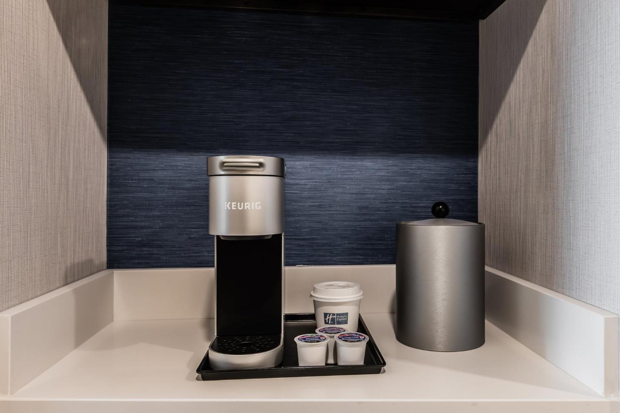 Express & - Airport South By Ihg 3* Toronto