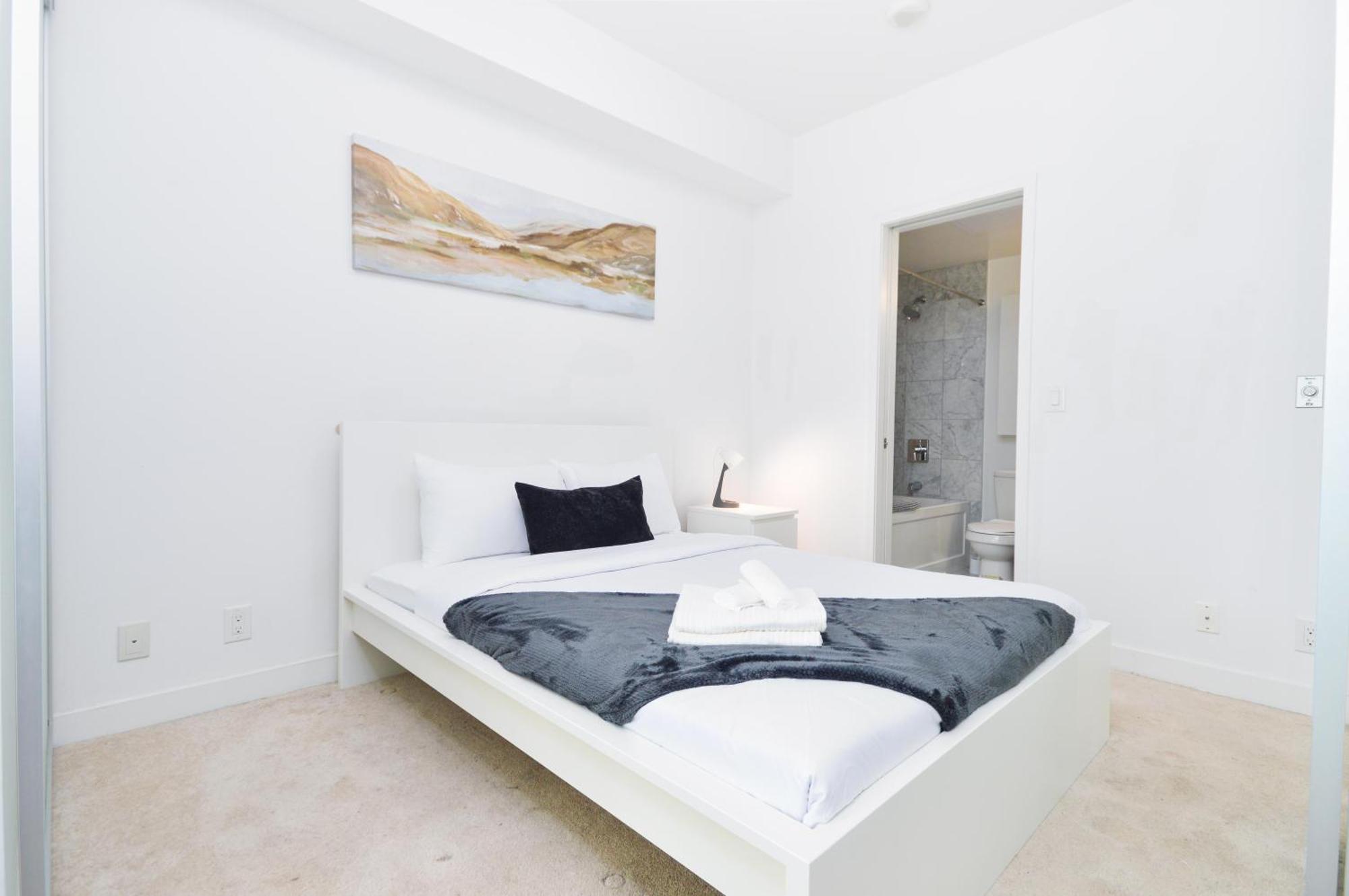Apartment Downtown Near Cn Tower, Scotiabank Arena, Rogers Centre, Union Station Toronto