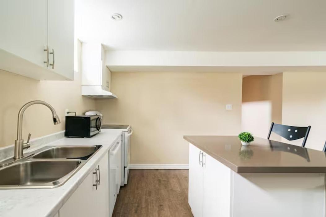 Apartment Charming 2-bdr Apt, Private Entrance, Self Check-in *