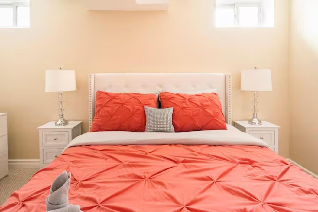 Apartment Charming 2-bdr Apt, Private Entrance, Self Check-in *