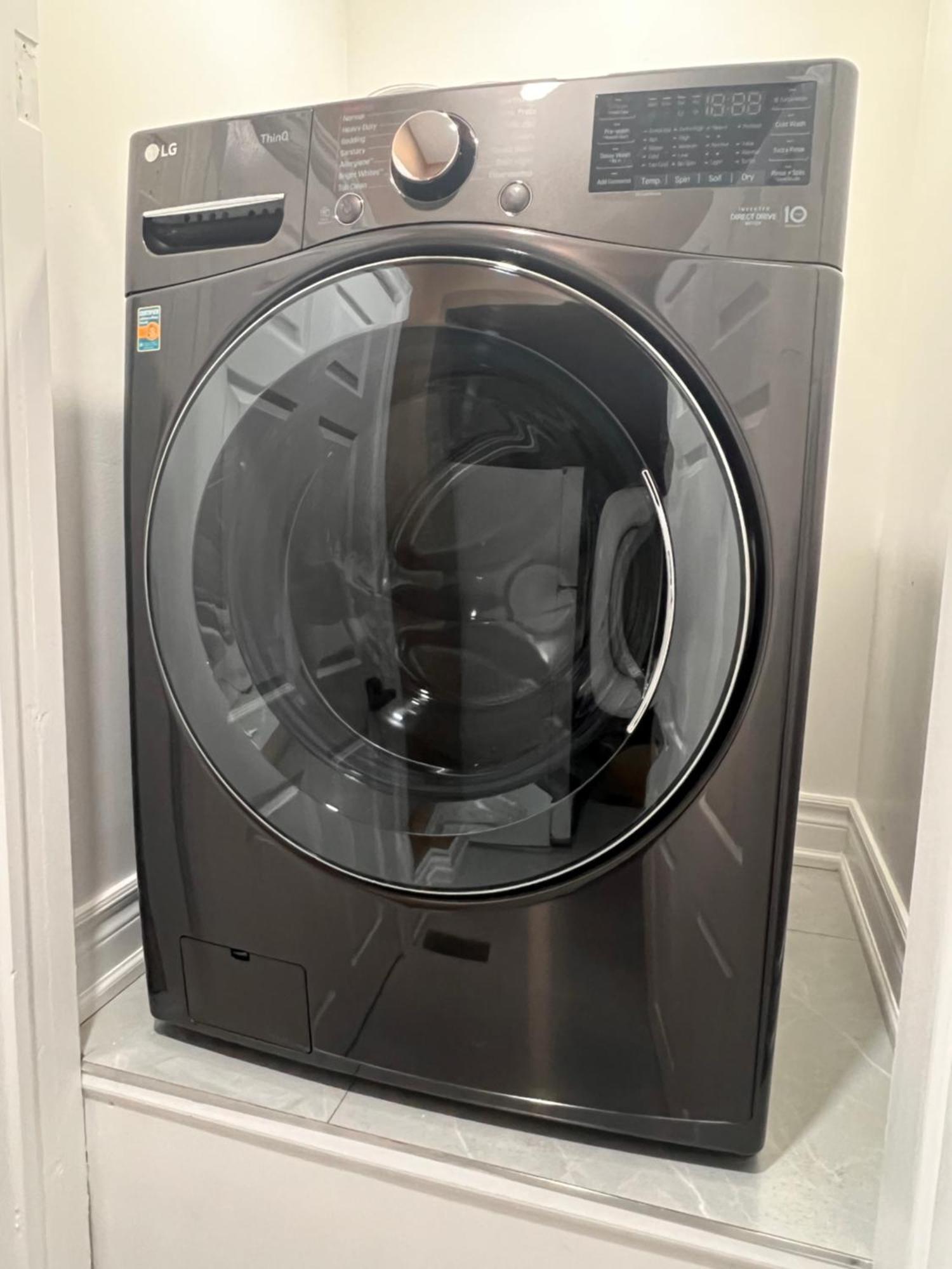 Upgraded With Bath 7-min To Subway Near Downsview Rogers Stadium * Toronto