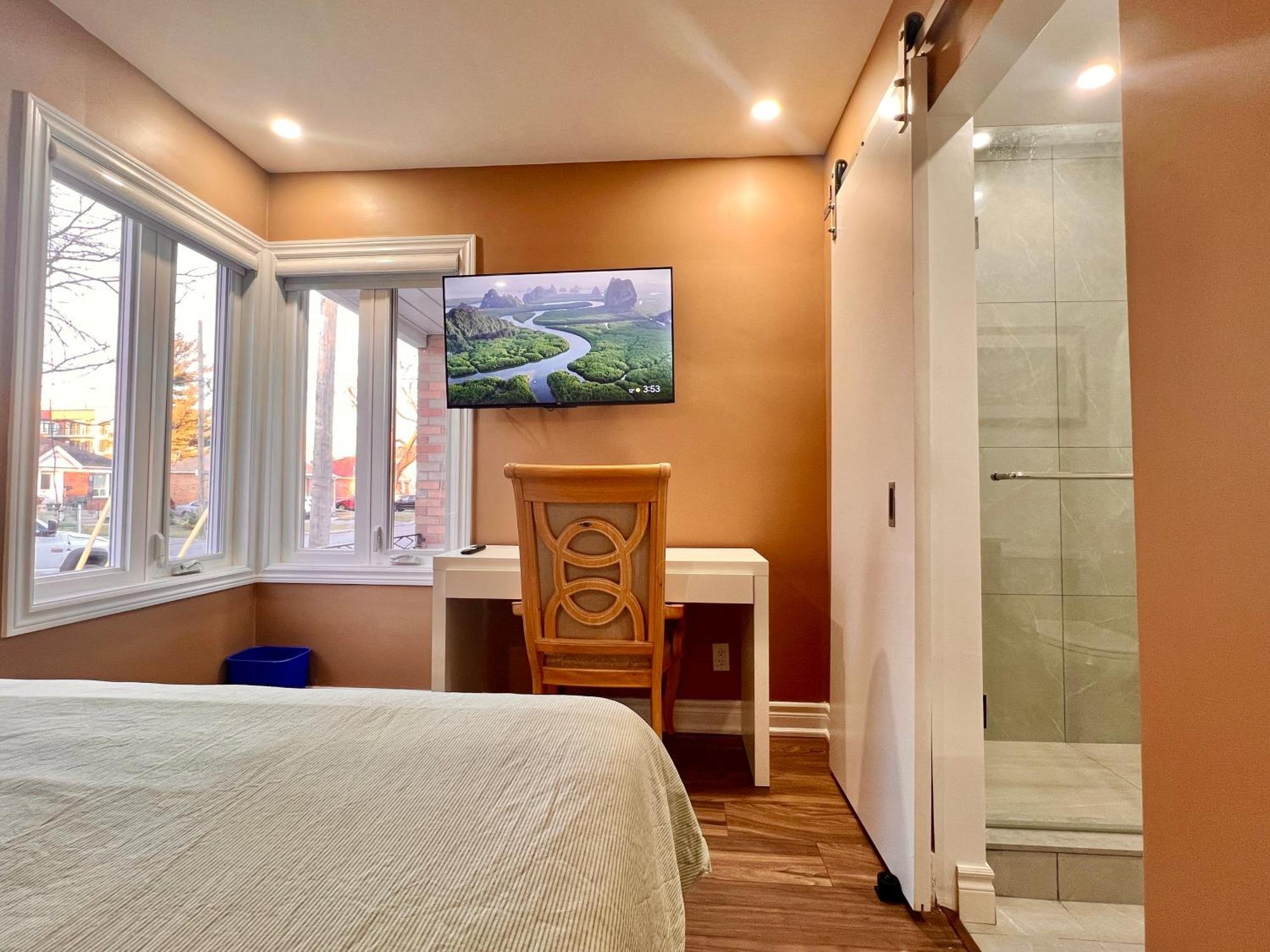 Homestay Upgraded With Bath 7-min To Subway Near Downsview Rogers Stadium
