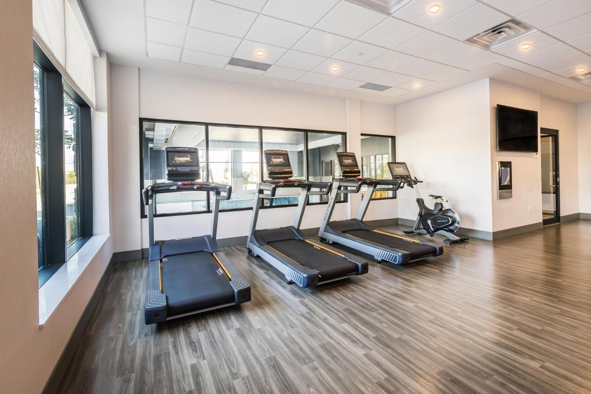Hotel Express & - Airport South By Ihg Toronto