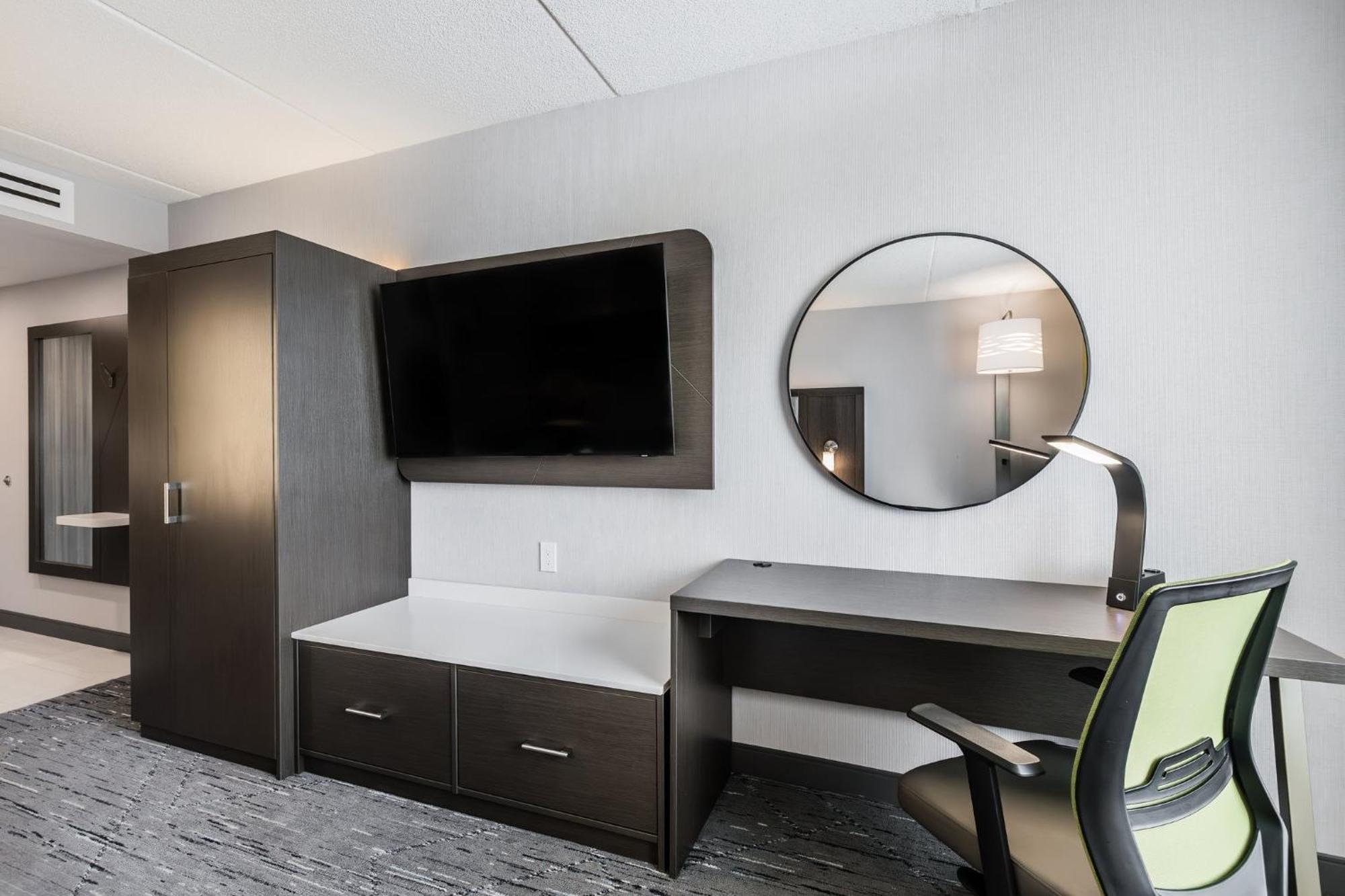 Express & - Airport South By Ihg