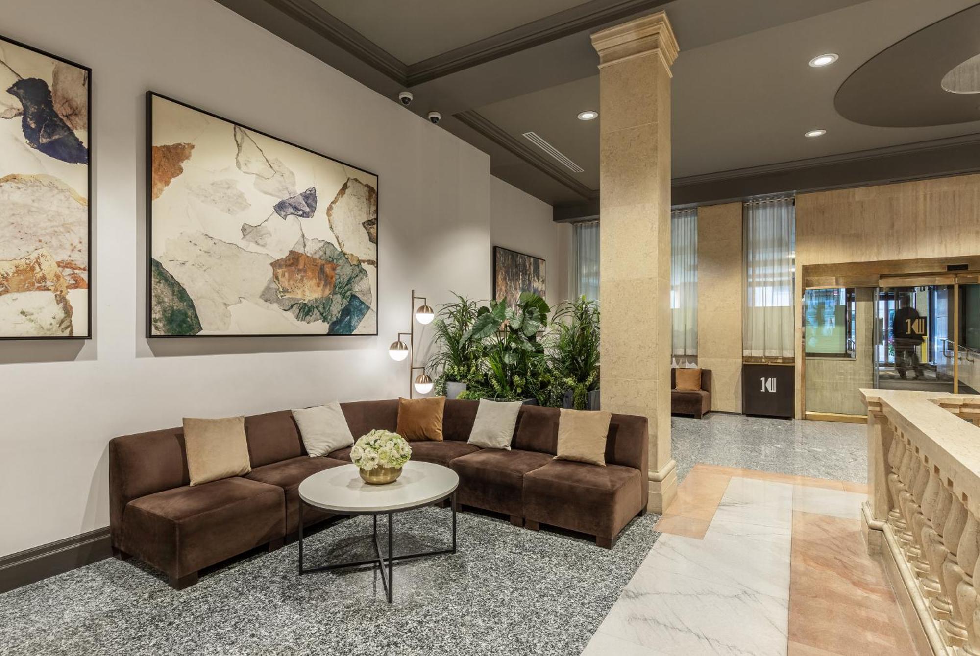 One King West And Hotel 4*