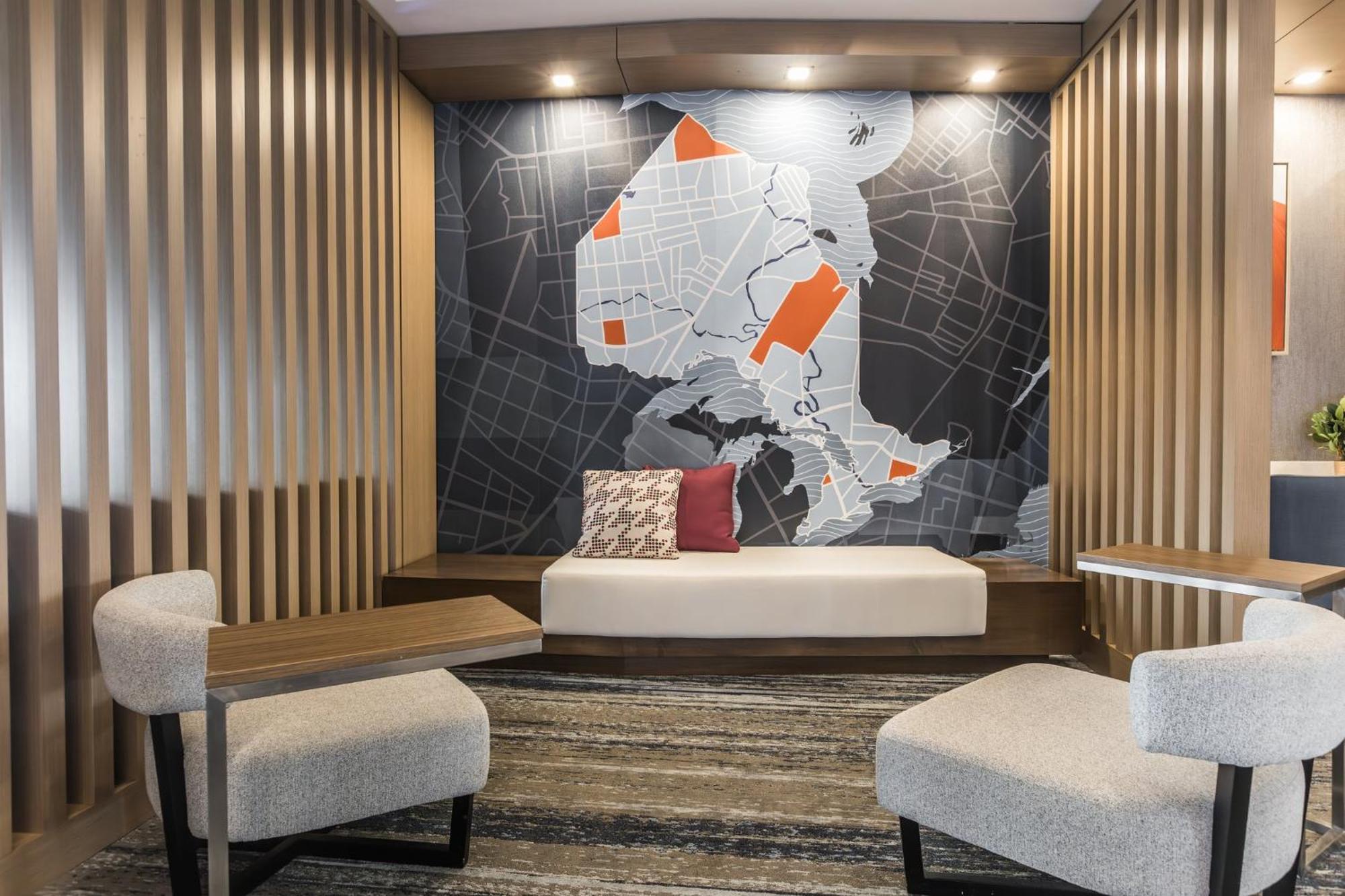 Express & - Airport South By Ihg Hotel