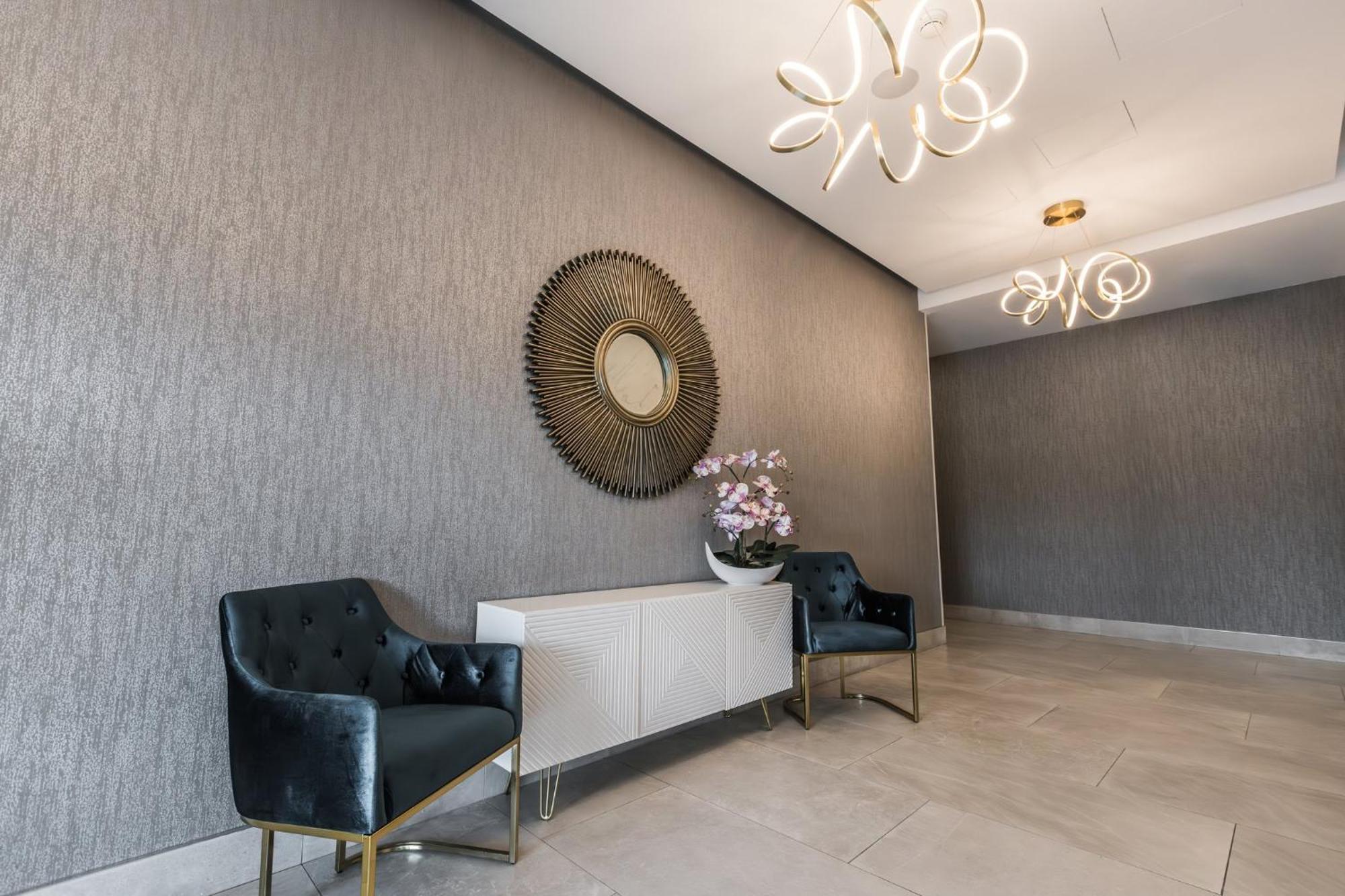 Express & - Airport South By Ihg Hotel 3*