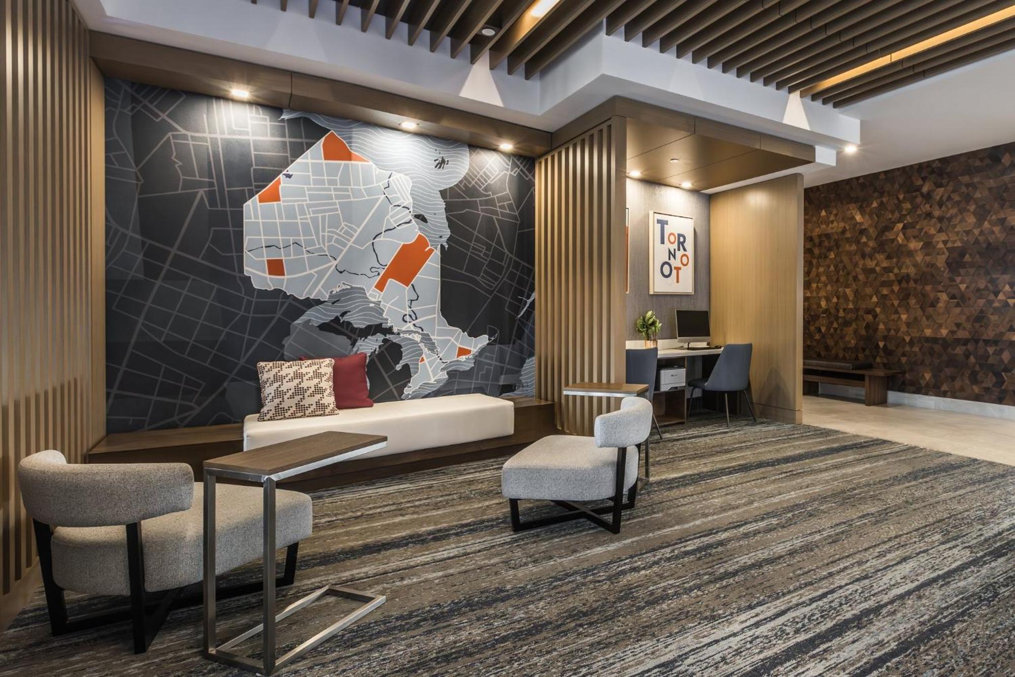 Express & - Airport South By Ihg Hotel Toronto