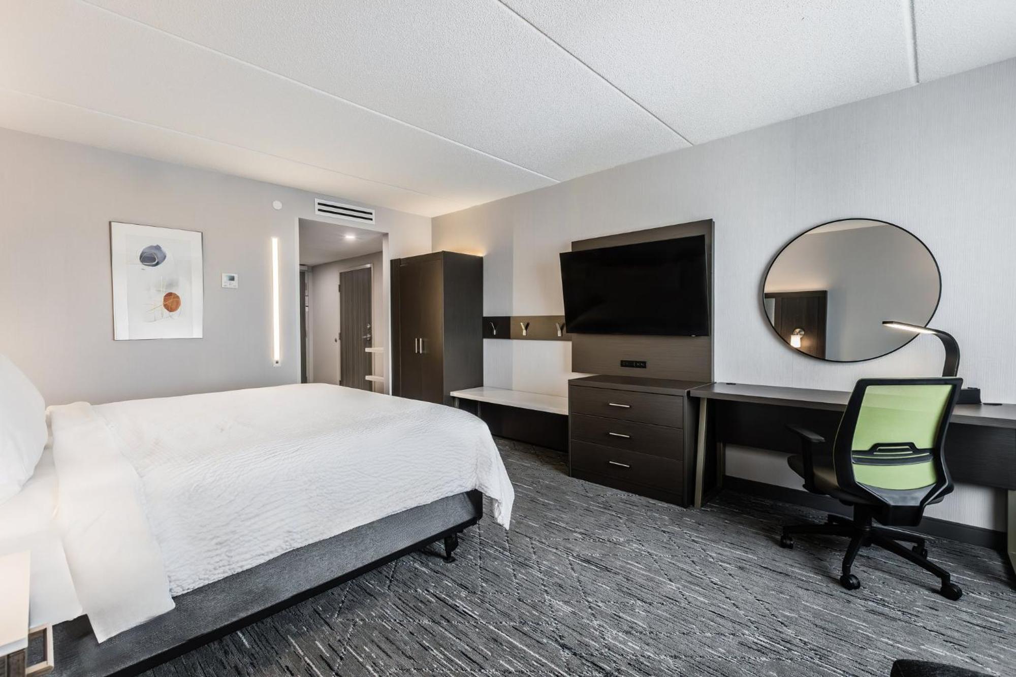Express & - Airport South By Ihg Hotel Toronto