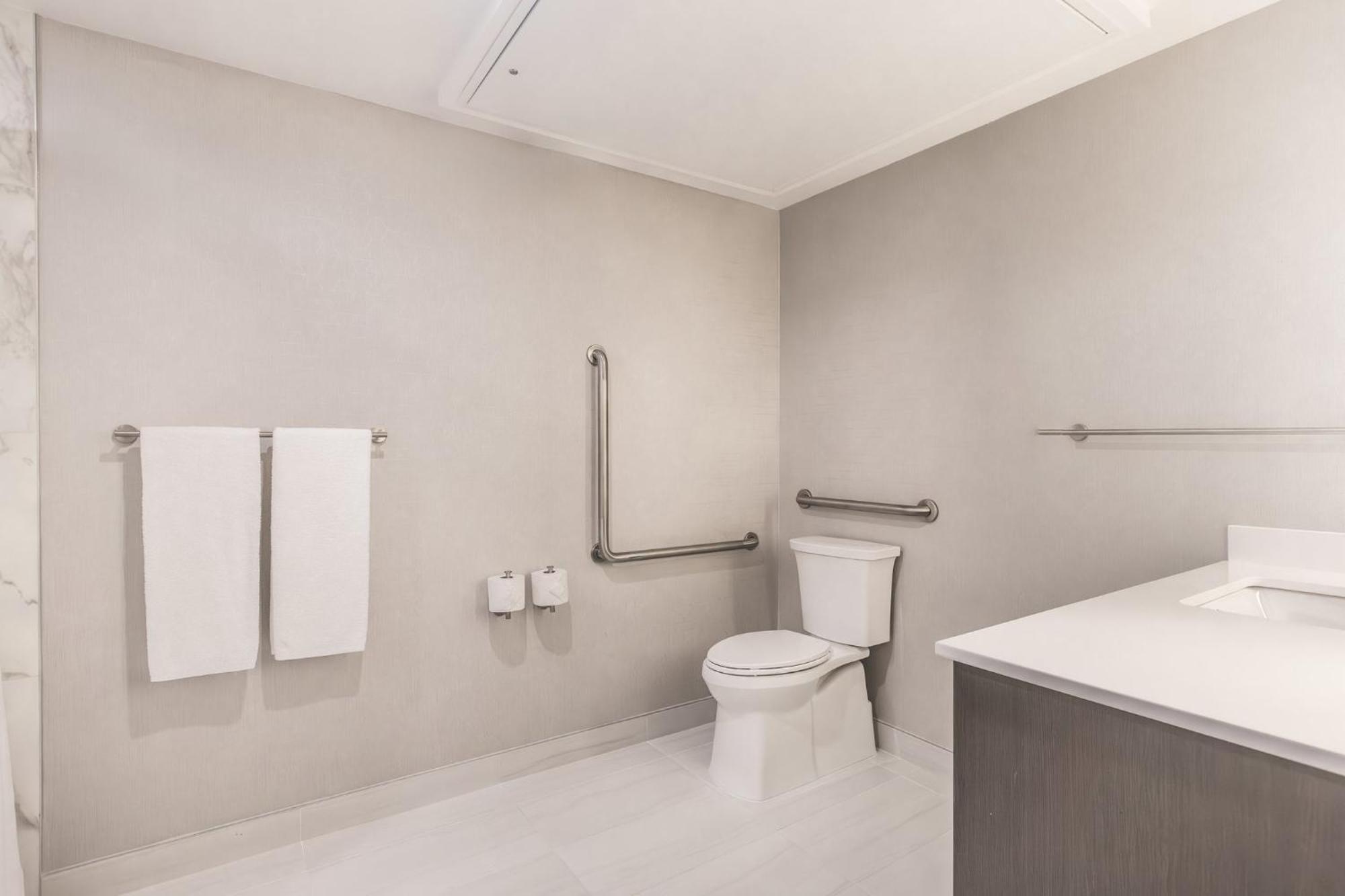 Express & - Airport South By Ihg