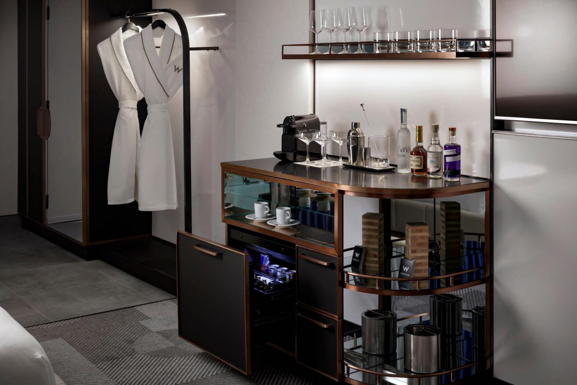 W Hotel 4*