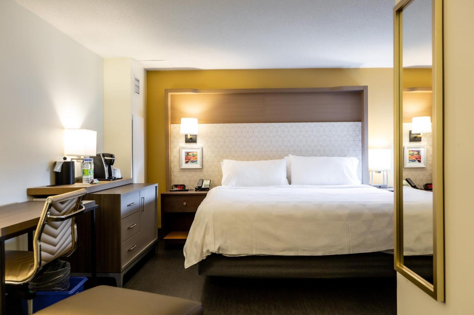 Hotel Downtown Centre By Ihg 4*