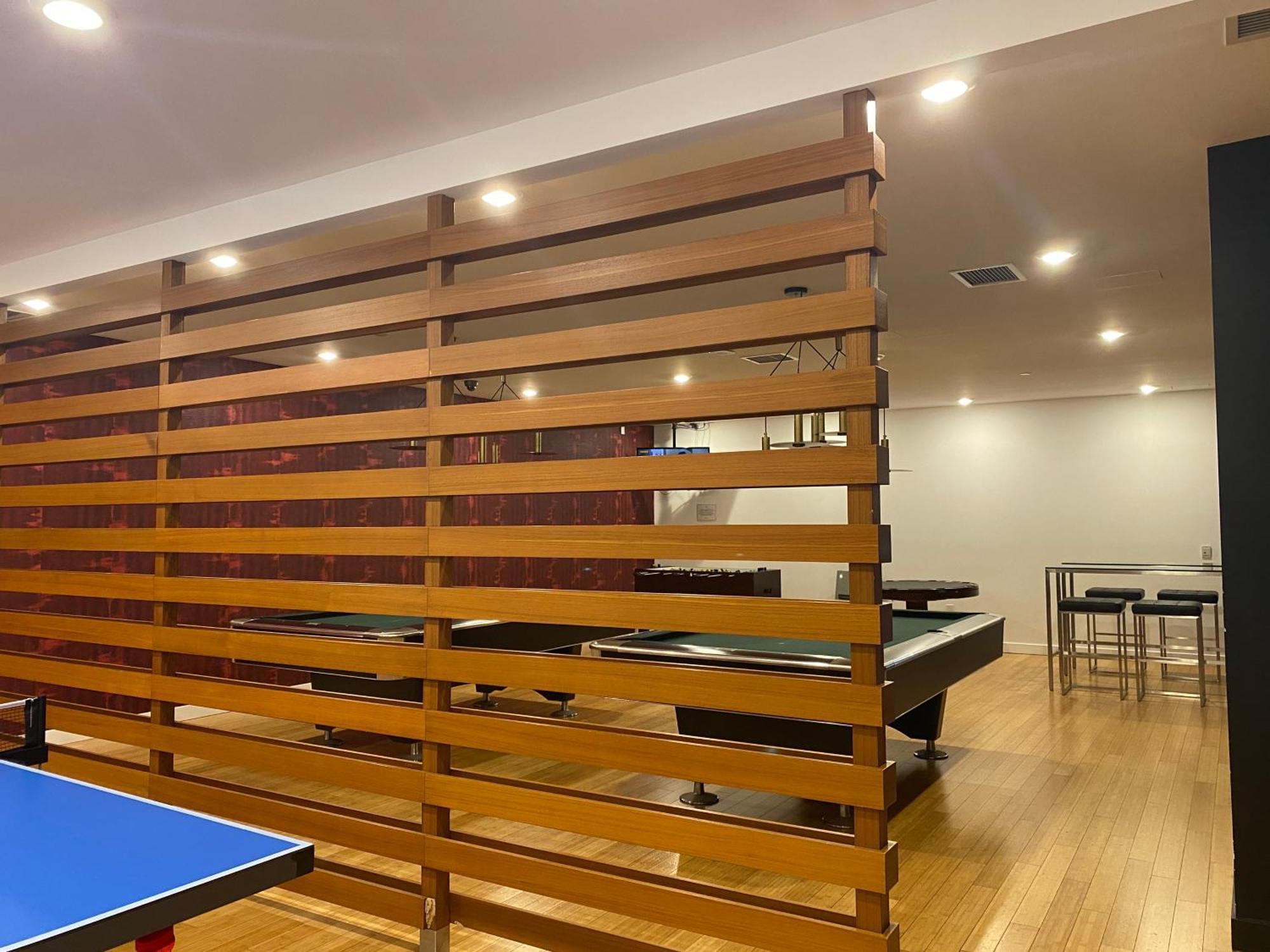 Apartment Family Oriented Downtown 2bdrm With Parking & Office Space Toronto