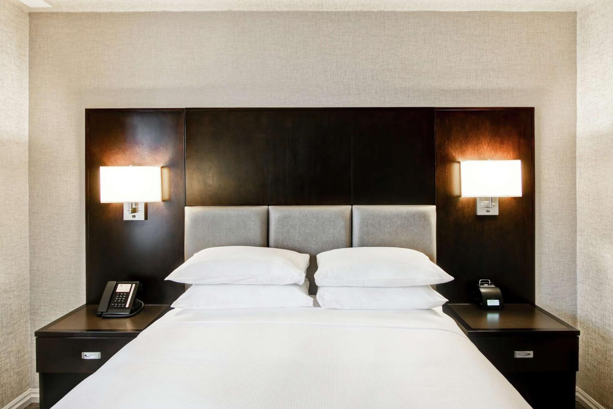 Doubletree By Hilton Downtown Toronto