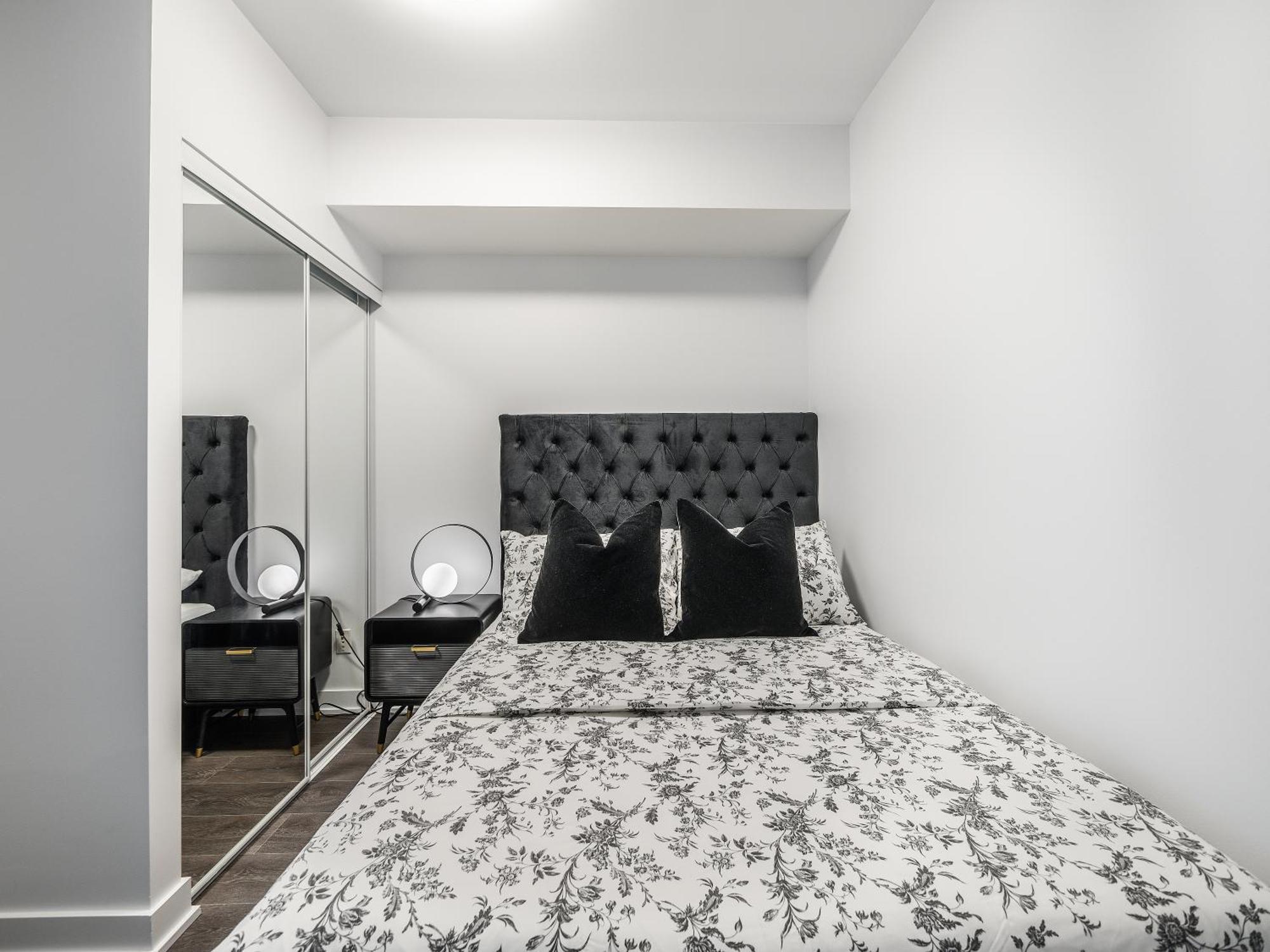Yorkville Plaza Suites Hotel Toronto