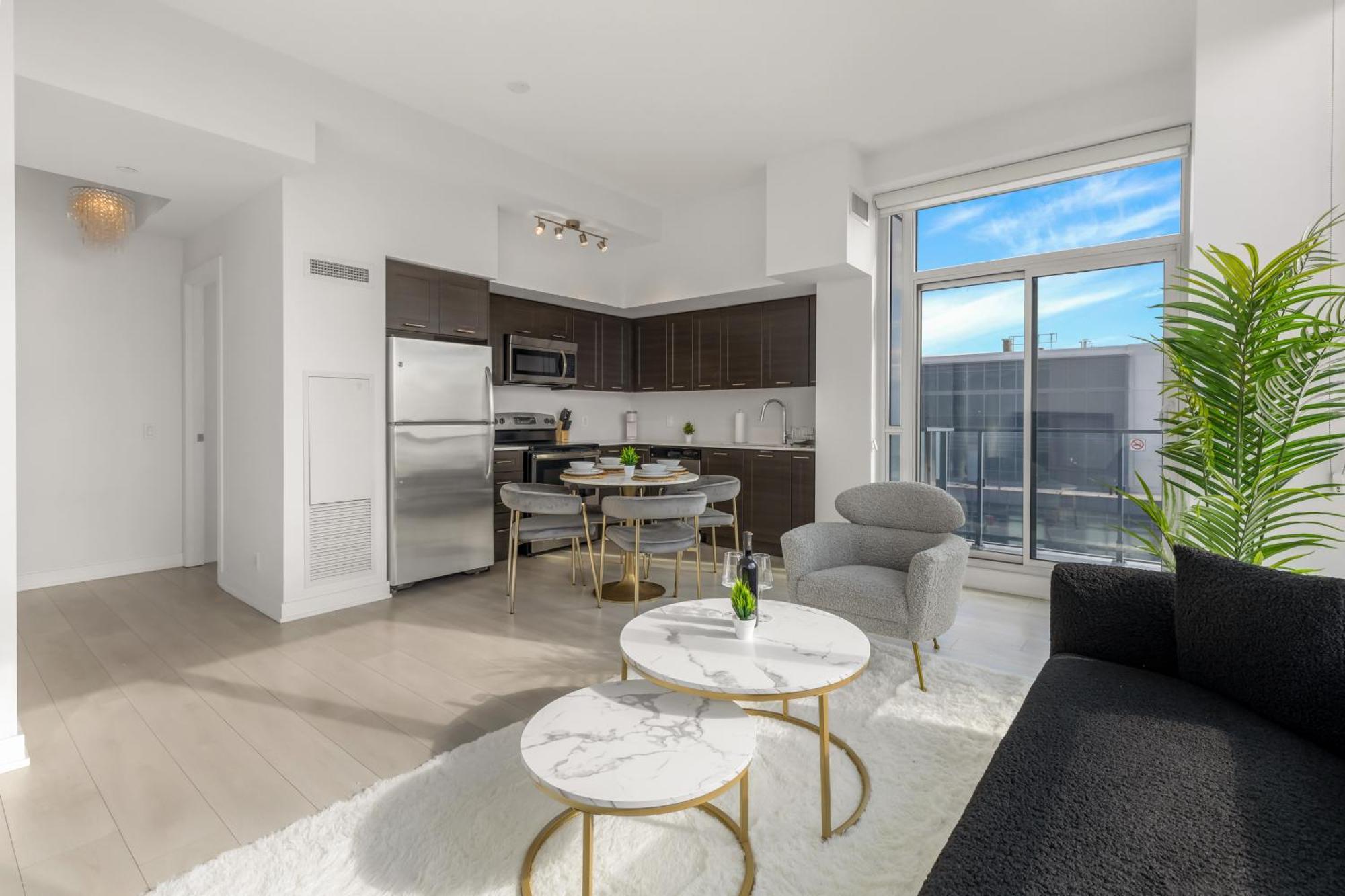*luxury 2br-2ba, High Floor, Unobstructed Lake View* Toronto