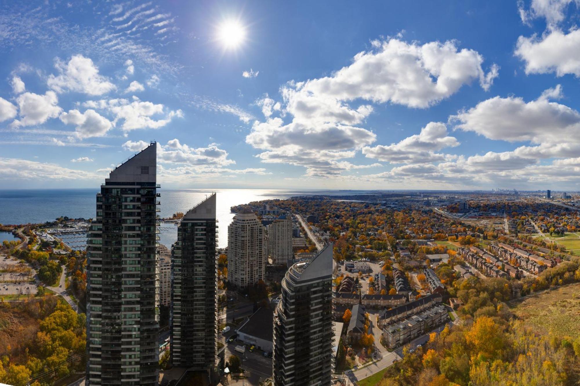*luxury 2br-2ba, High Floor, Unobstructed Lake View* Toronto
