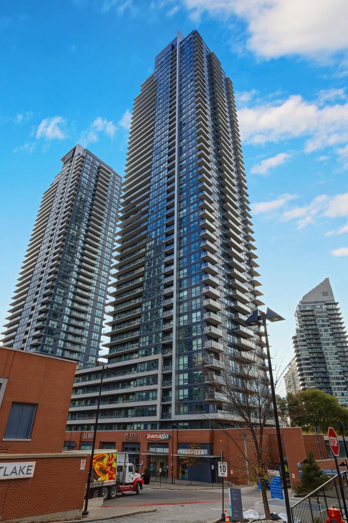 *luxury 2br-2ba, High Floor, Unobstructed Lake View* Apartment