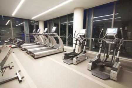 Presidential 2+1br Condo, Entertainment District Apartment