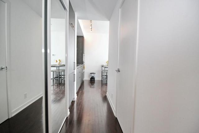Presidential 2+1br Condo, Entertainment District Toronto