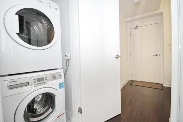 Presidential 2+1br Condo, Entertainment District Toronto