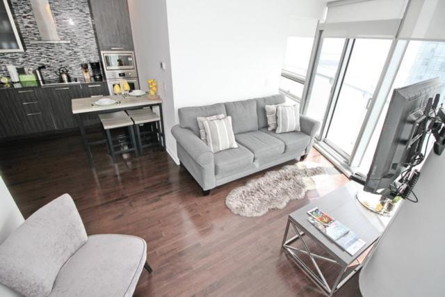 Presidential 2+1br Condo, Entertainment District Toronto