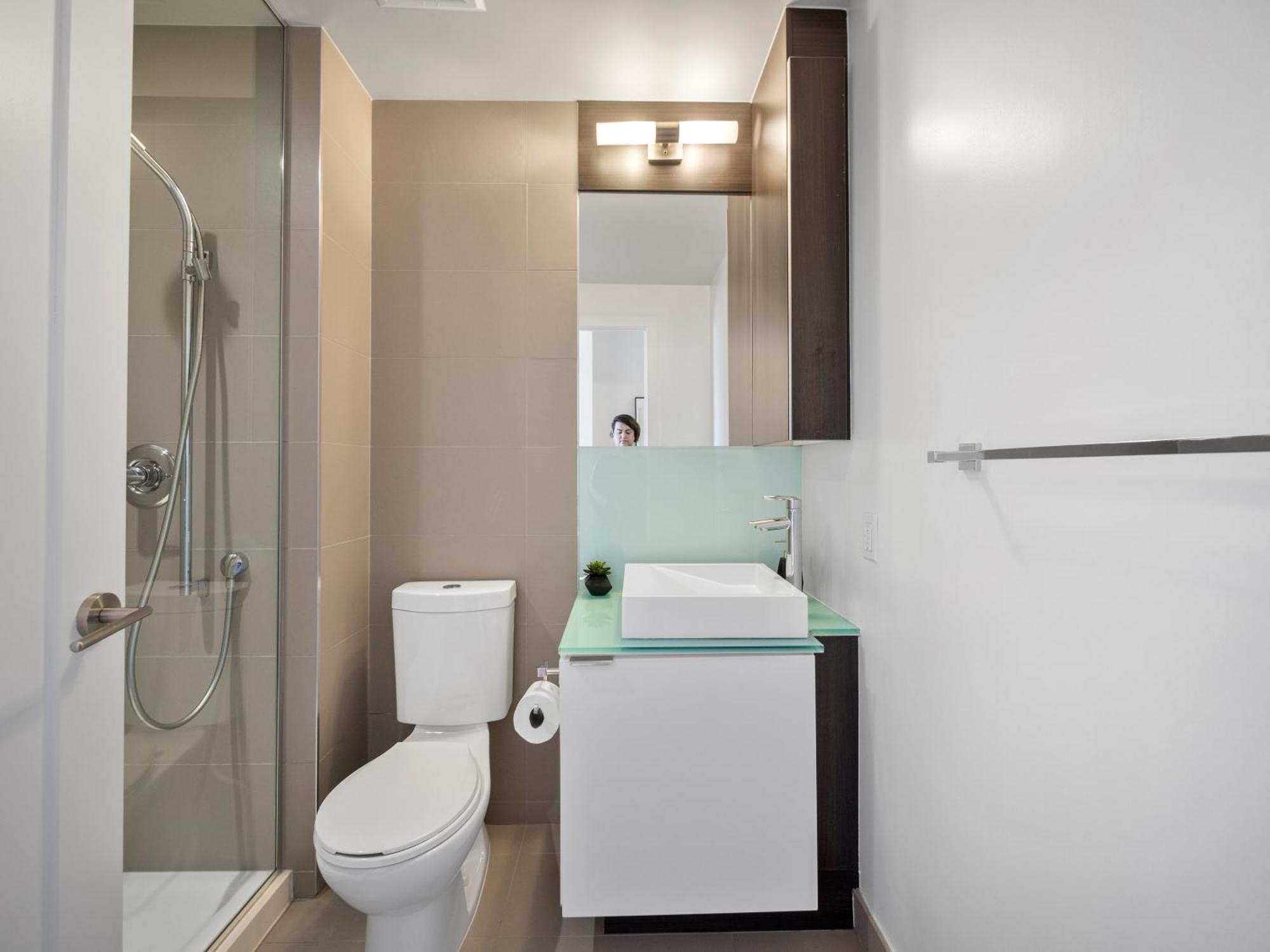 Stylish One Bedroom - Entertainment District