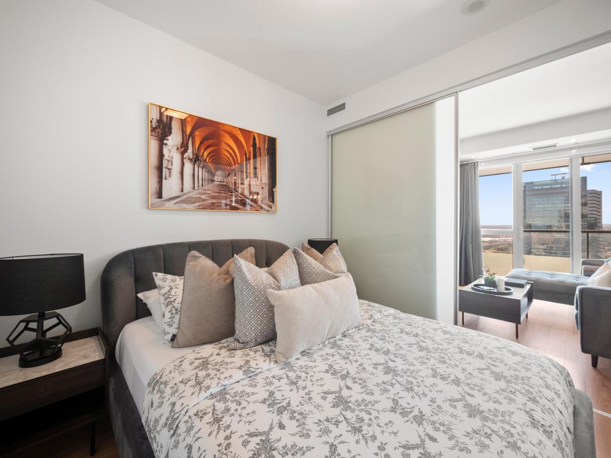 Apartment Stylish One Bedroom - Entertainment District