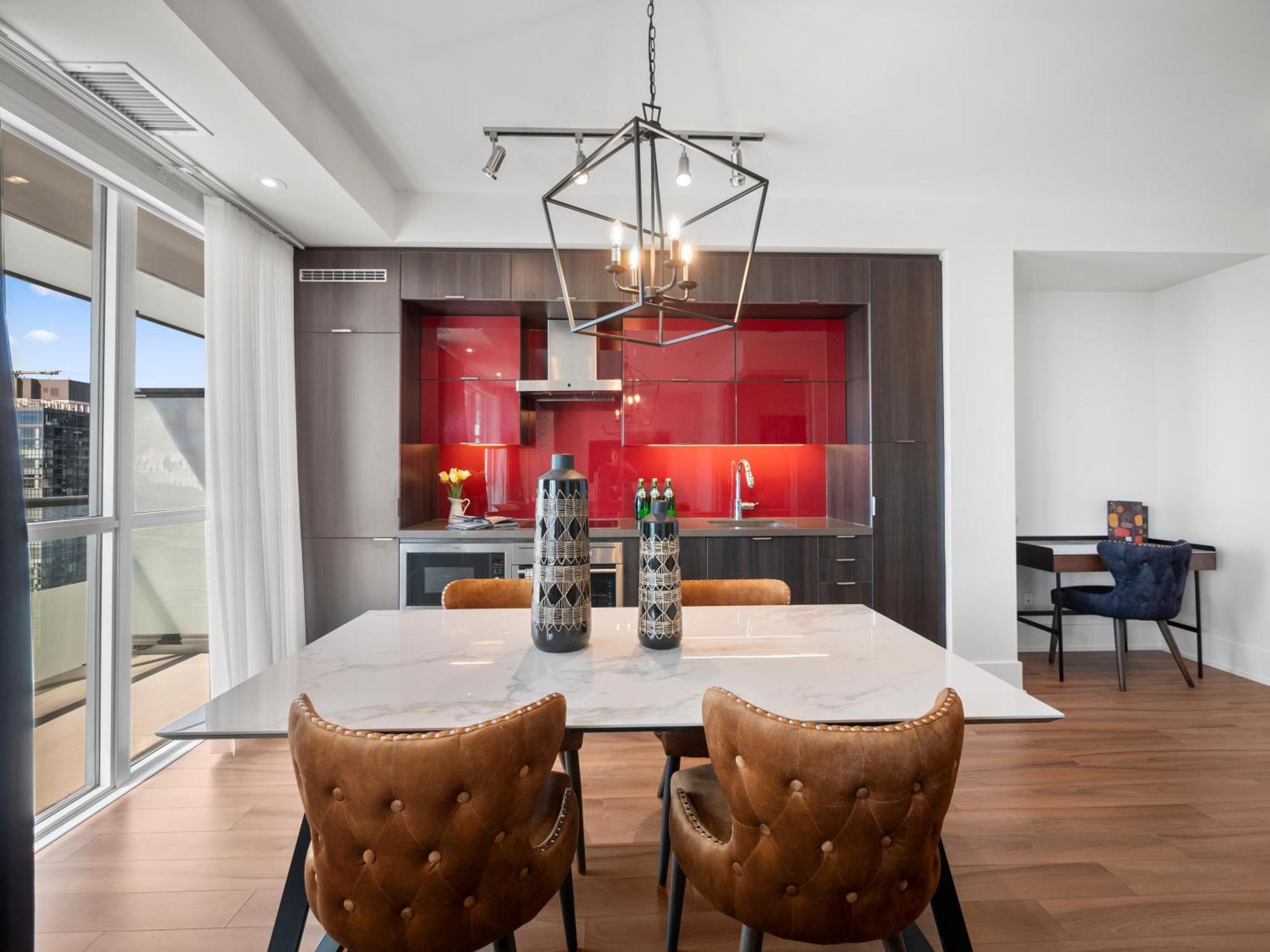 Stylish One Bedroom - Entertainment District Toronto