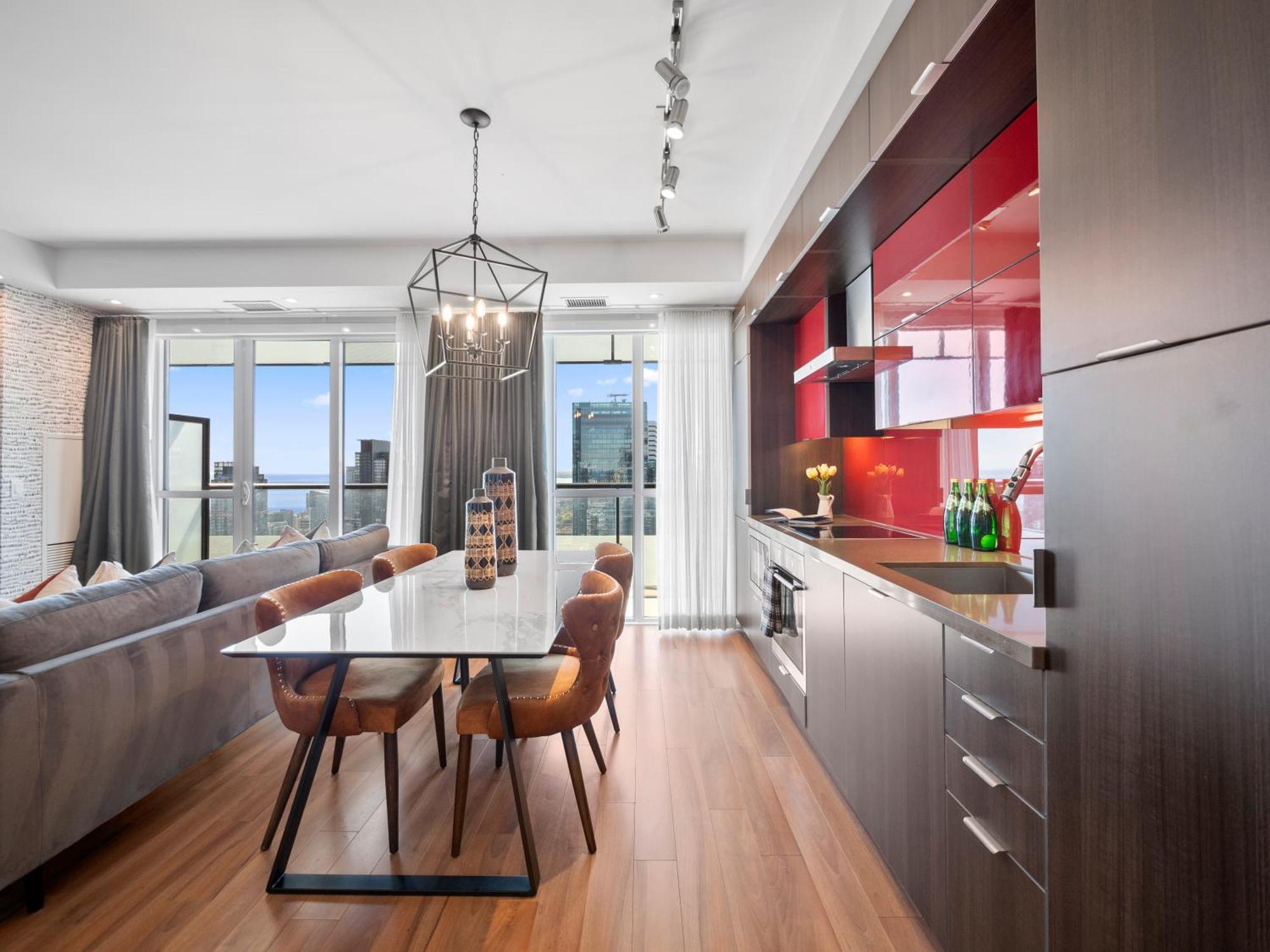 Stylish One Bedroom - Entertainment District Apartment
