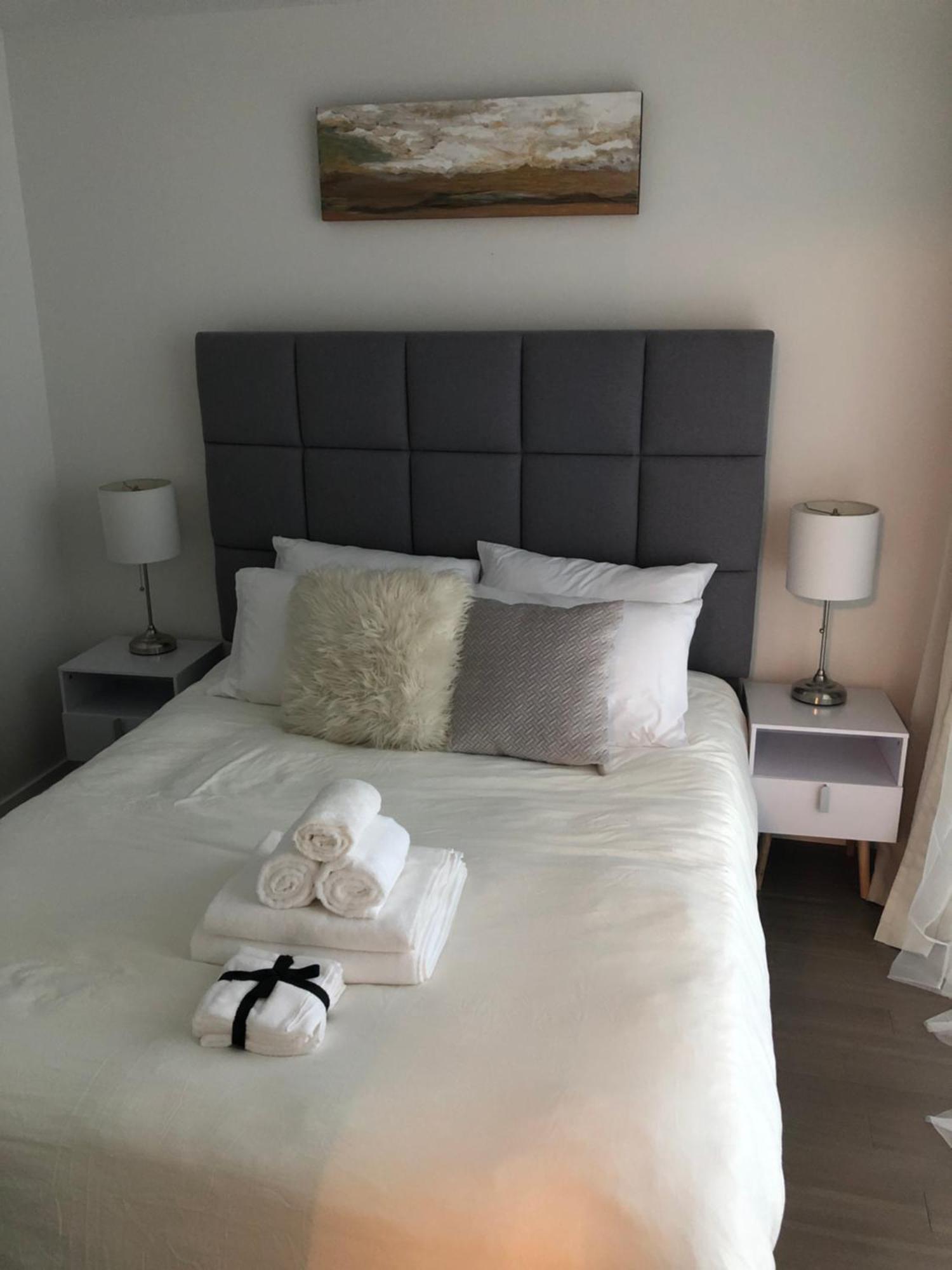Apartment Oasis In The 6ix *