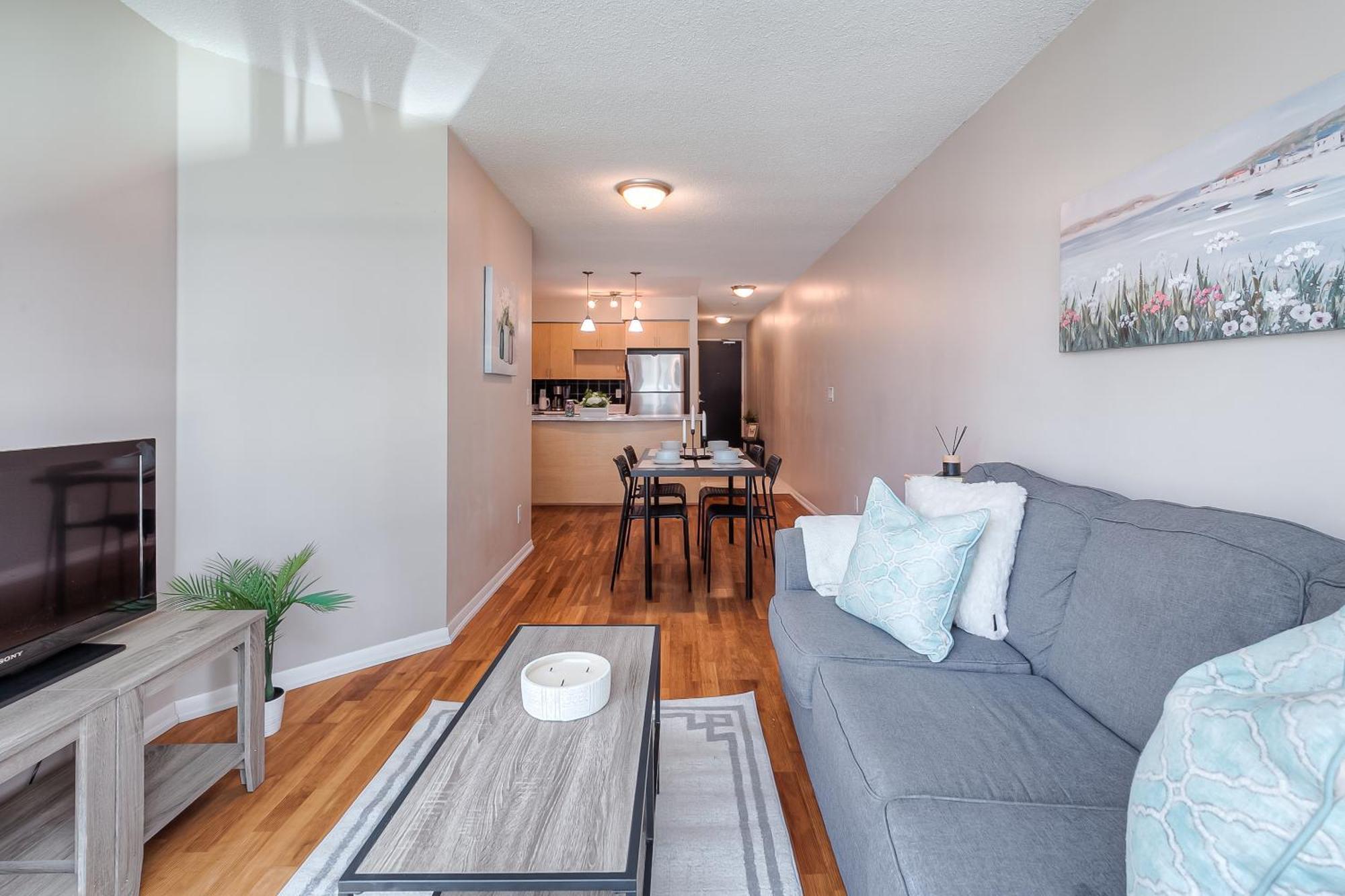 Rivetstays - The Yonge Apartment