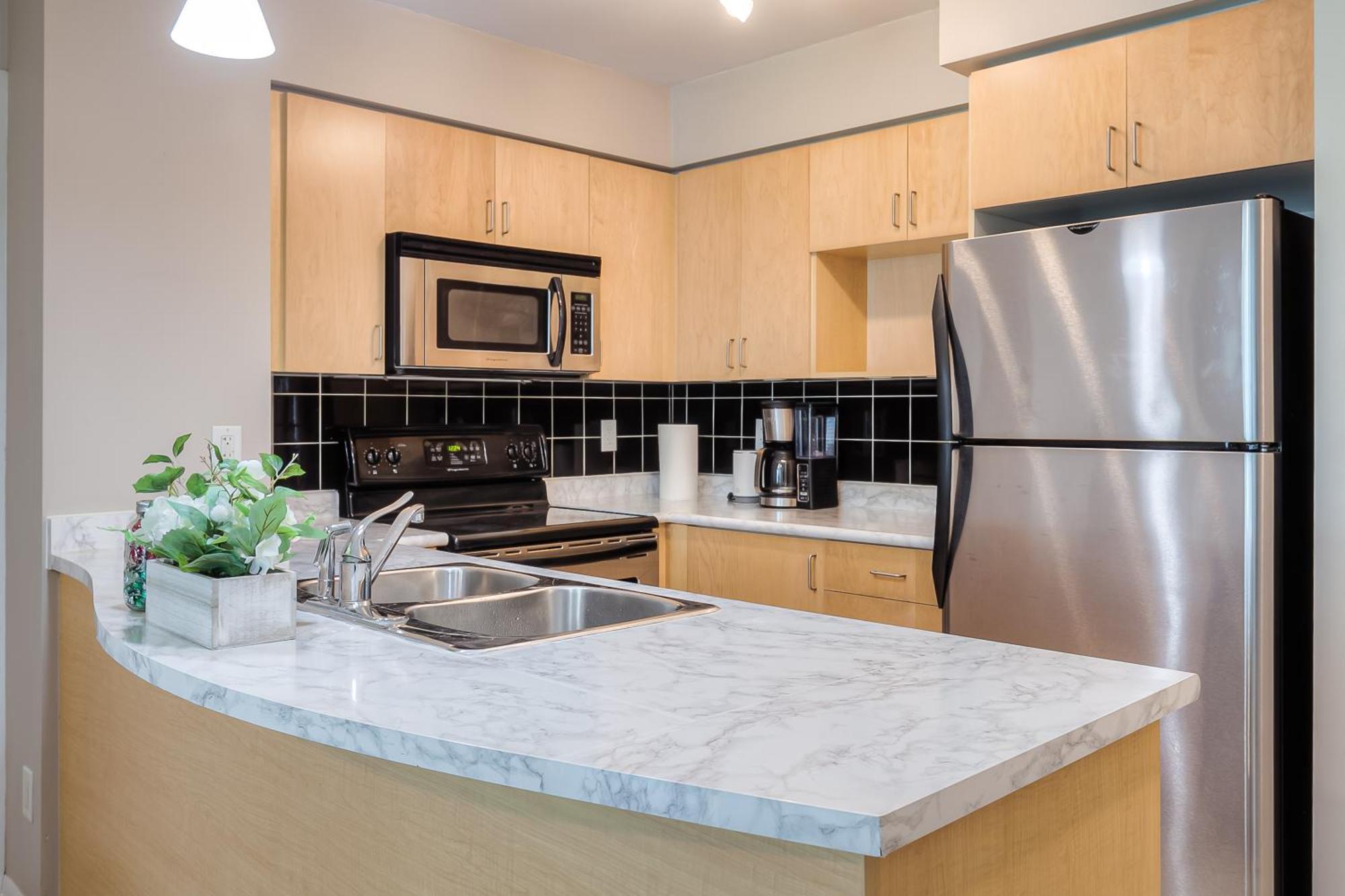 Rivetstays - The Yonge Apartment Toronto