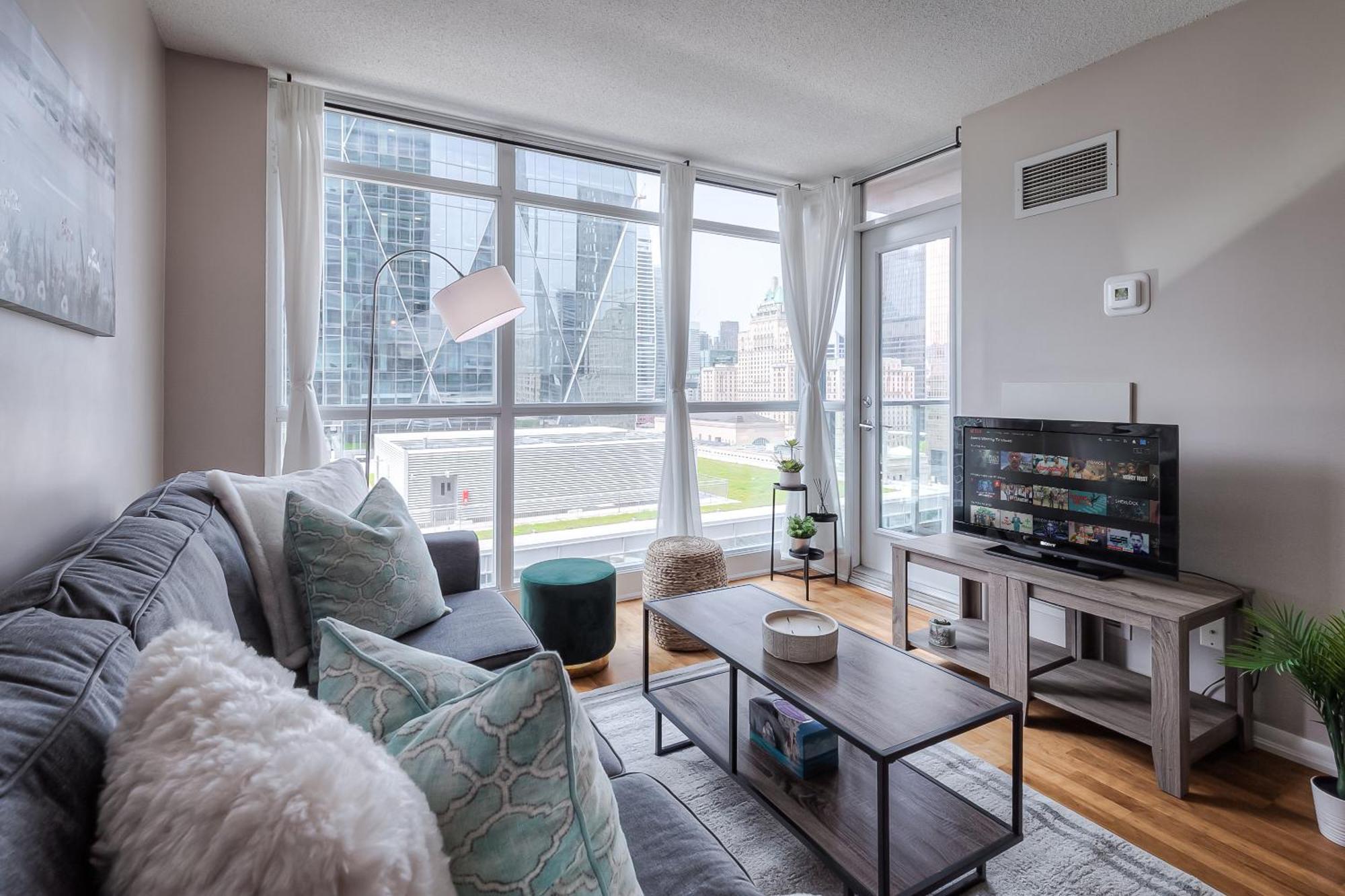 Rivetstays - The Yonge Apartment Toronto