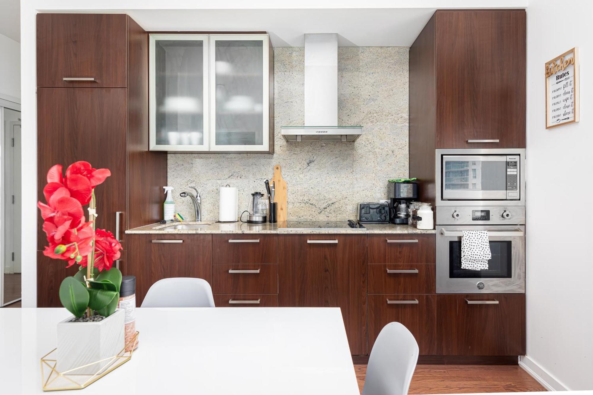 Apartment Downtown Near Cn Tower, Scotiabank Arena, Rogers Centre, Union Station
