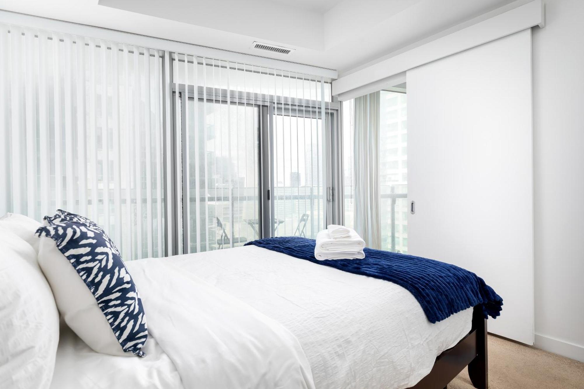 Downtown Near Cn Tower, Scotiabank Arena, Rogers Centre, Union Station * Toronto