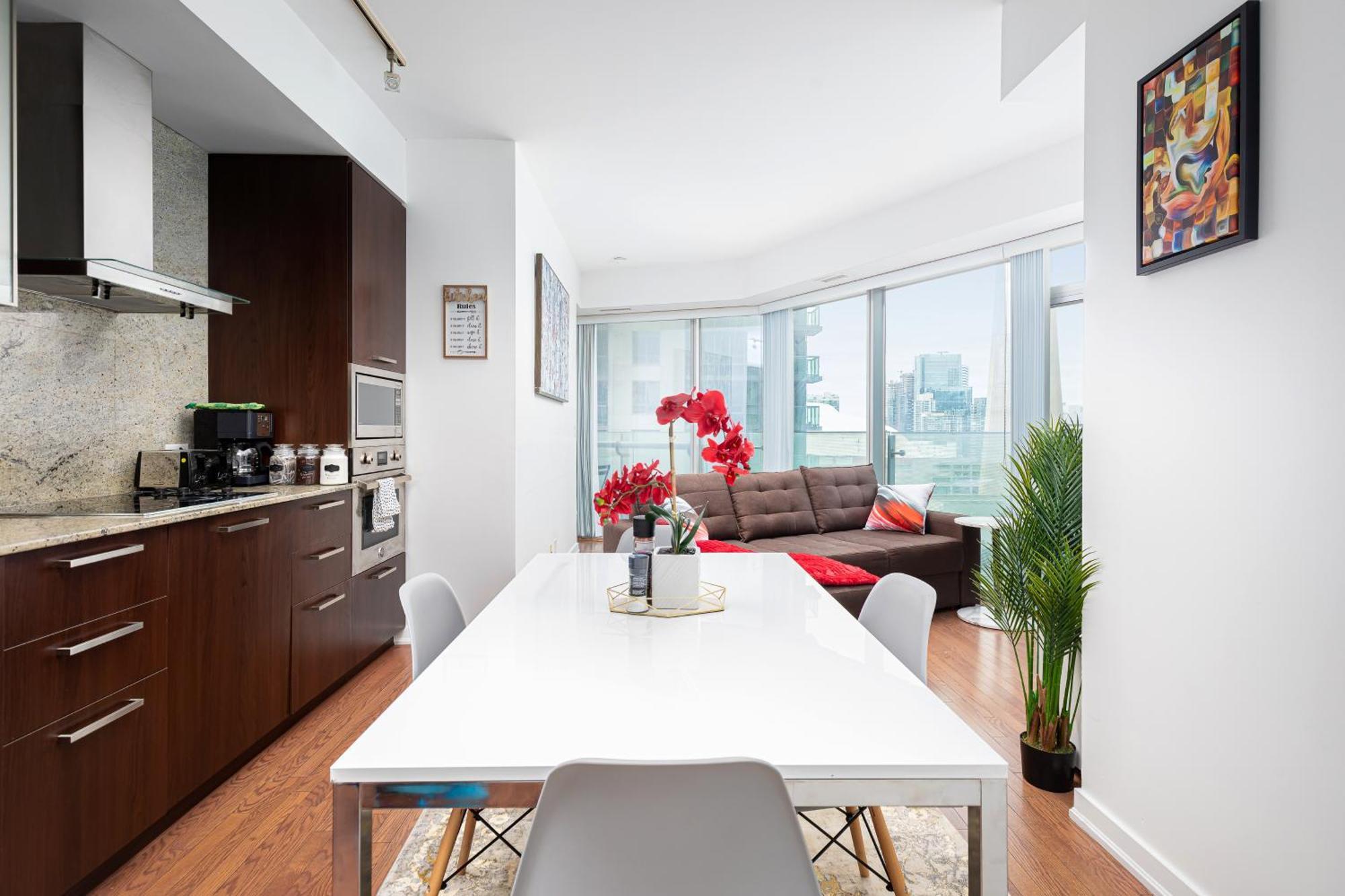 Apartment Downtown Near Cn Tower, Scotiabank Arena, Rogers Centre, Union Station