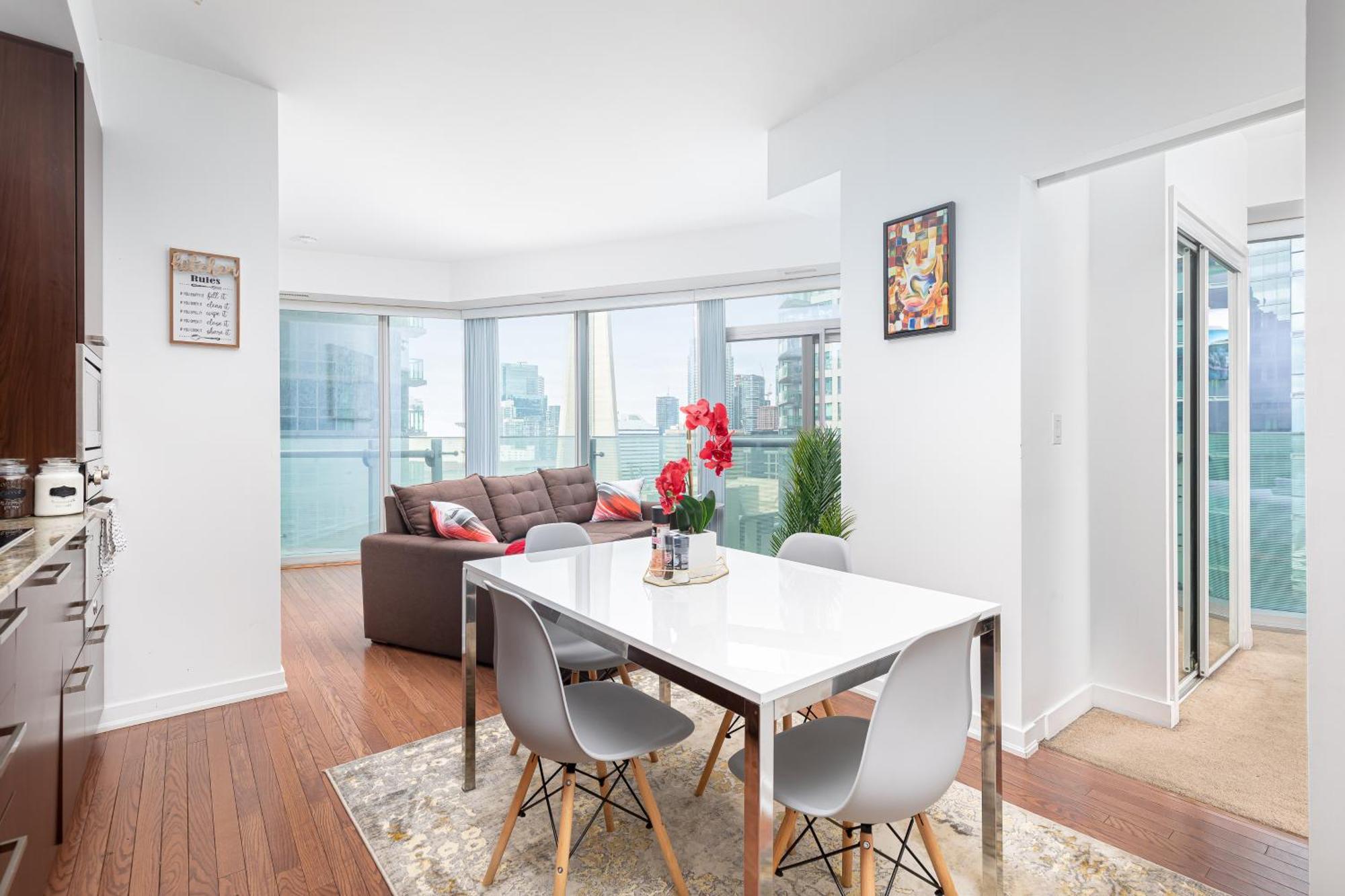 Downtown Near Cn Tower, Scotiabank Arena, Rogers Centre, Union Station * Toronto
