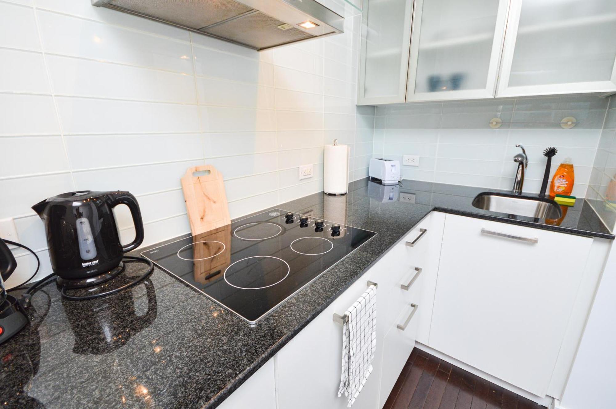 Downtown Near Cn Tower, Scotiabank Arena, Rogers Centre, Union Station Apartment