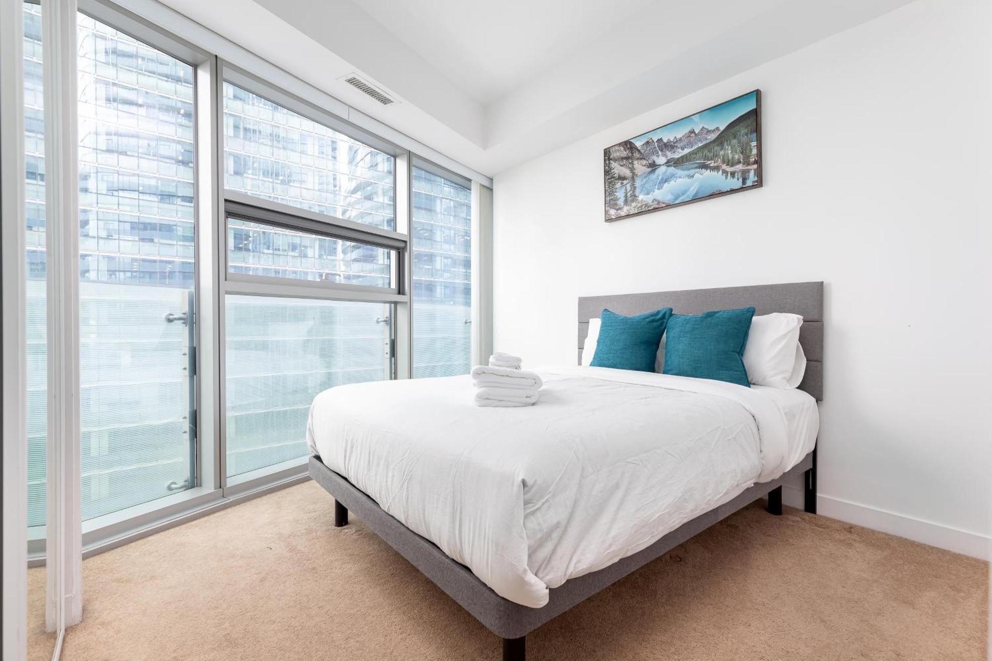 Downtown Near Cn Tower, Scotiabank Arena, Rogers Centre, Union Station * Toronto