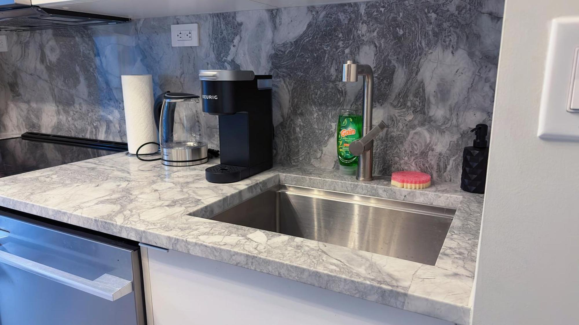 Downtown 2 Bedroom Gem With Free Parking Apartment Toronto
