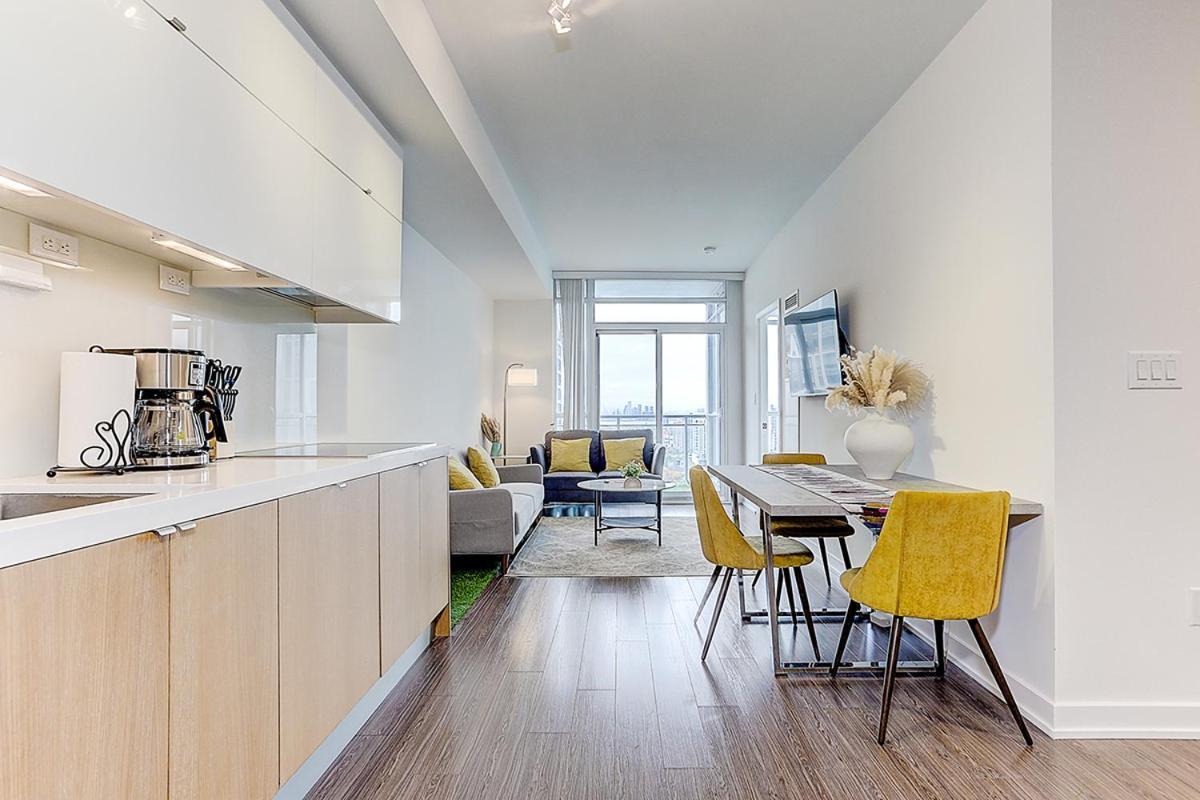 Lovely 2 Beds Central * Toronto