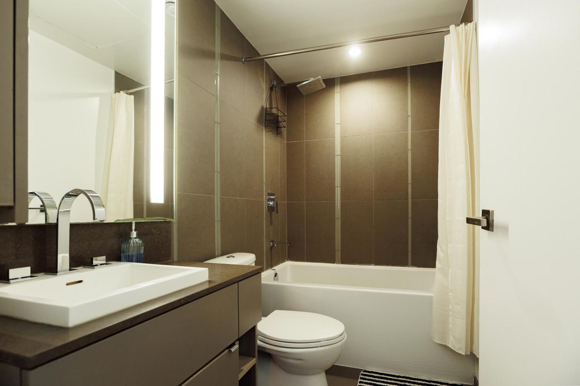 Apartment Luxury W/fascinating View&free Parking Toronto